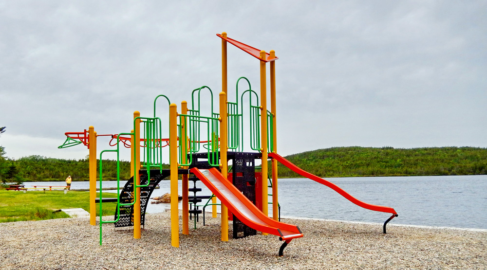 located on the edge of the sea is this conmercial playground atlantic canada